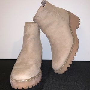 UNIVERSAL THREAD Beige Suede Boots